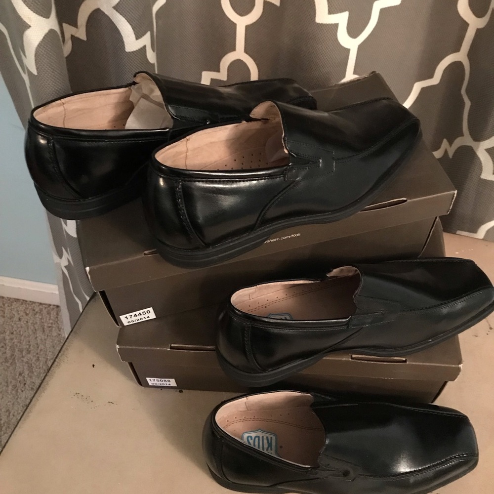 2 pair boys size 5 Florsheim shoes.